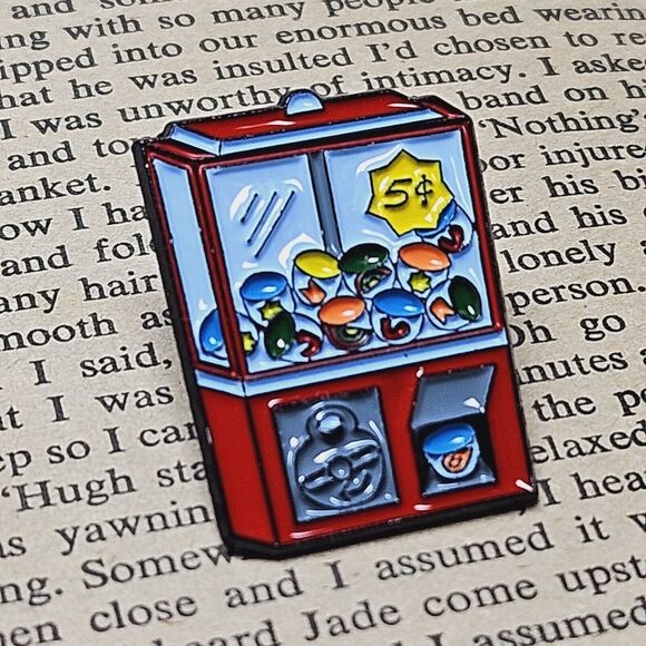 Vintage Claw Pop Up Toy Candy Gum Ball Red Machine Lapel Pin Brooch 5 Cent Retro - Picture 6 of 10